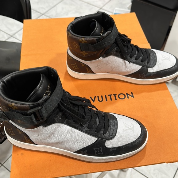 Louis Vuitton Rivoli Sneaker Boot - Picture 4 of 12